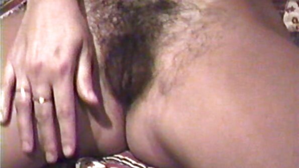 Verrückte aufschlussreiche Schönheit für ein starkes Mitglied während der reife sex video Massage