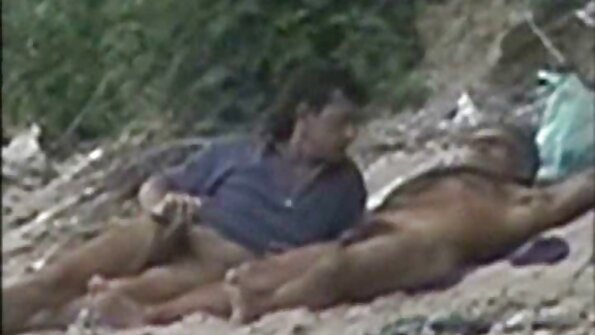 Mama mit großartigem Melken spreizt Ihre Beine für hausgemachten porno vor der Kamera reife frauen gratis video