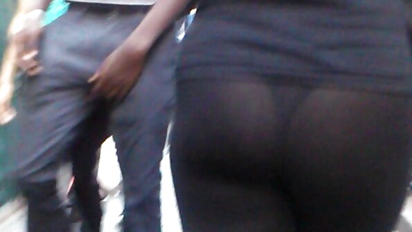 Kerl küsst zwei süße Freunde im reife frauen free porno Landhaus