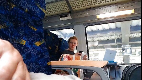 Das sex video ältere frauen Mädchen in den Socken nahm die Krebshaltung ein und steckte die Kusslöcher zu Hause ein