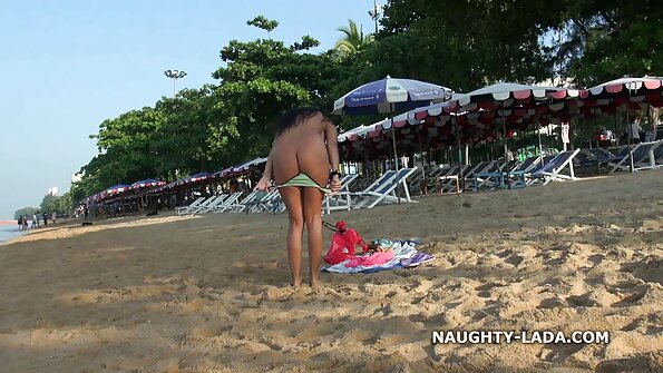 Russischer reife frauen free porno Typ lädt die Blondine nach Hause ein, einen hausgemachten Kuss auszuziehen