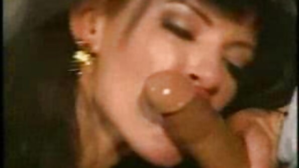 Süßer blonder begeisterter reife sex videos Kerl in der Natur