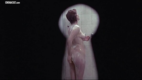 Tätowierte Mutter hat leidenschaftlichen sex nach dem reife xxx Frühstück