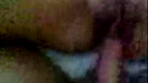 Blondine reife damen video verführt den Freund ihrer Schwester, sie zu verraten und gibt ihm anal