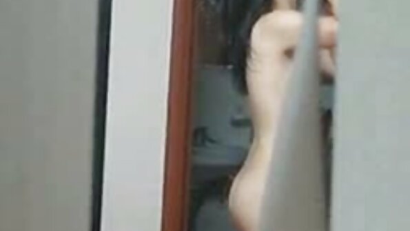 Teen spanking Kerl am Strand, im Auto und reife frauen video im Badezimmer