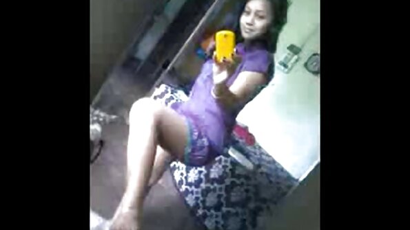 Lesben nehmen Spielzeug und reife xxx geben sich gegenseitig einen tollen Orgasmus