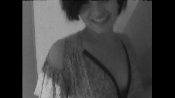 Eine junge Nachbarin gab einer reife frauen sex tube verdrehten Schlampe zum Geburtstag seinen Schwanz