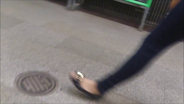 Glücklicher Mann trifft zwei Frauen reife porn tube gleichzeitig aus dem Meer