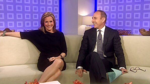 Blondine mit frechen Titten in Krebsposition genießt anal alte frauen sex video