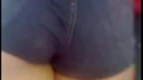 Blondine im Büro steigt in den Schritt eines Kollegen und benetzt kostenlose videos reife frauen einen großen Phallus