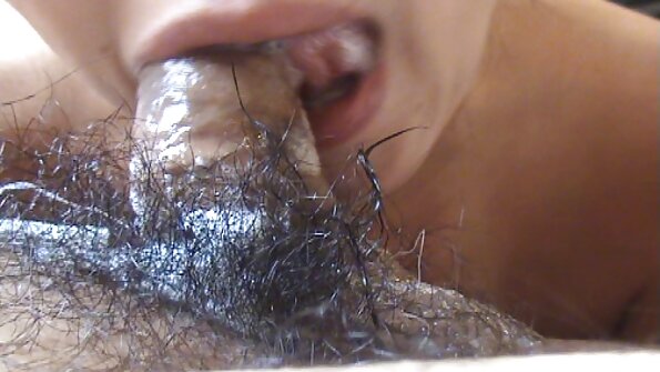 blondine mit großen Titten hat nichts gegen einen guten hausgemachten Kuss reife frauen video