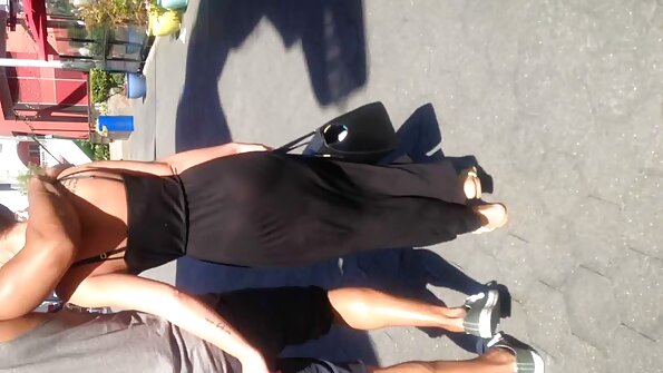 Schwarzes Mädchen mit schönen kostenlose videos reife frauen Titten fickt mit einem jungen Mann.