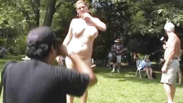 Brünette ejakuliert vaginal mit einem reife paare videos schönen muskulösen Mann Brünette rummachen