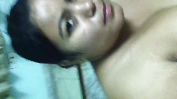 Schöne reife tube Lesben küssen und ficken sich gegenseitig Sexspielzeug