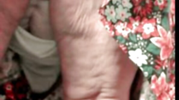 Er ist mit seiner langjährigen Freundin reife frauen sex video zusammen