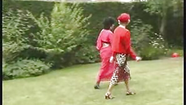 Kerl, der sex mit seiner Stiefmutter und seinem Liebhaber reife xxx hat