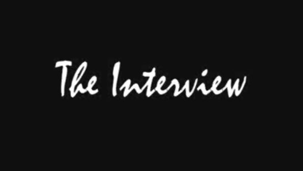 Ein glatzköpfiger Mann und sein Geliebter ließen sich von einer Hure für einen Gruppenkuss mit reife frauen video doppelter Penetration scheiden.