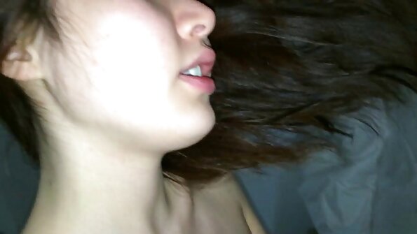 Liebhaber eines Paares mit reife frauen porno video einem schwarzen Mann benutzt eine Färse für eine doppelte Penetration