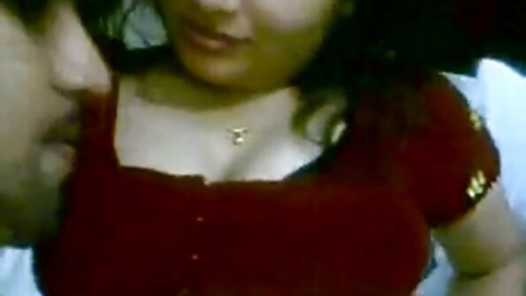 Die Krankenschwester während der Masturbation lässt das Mitglied reife xxx rauchen und nimmt Sperma