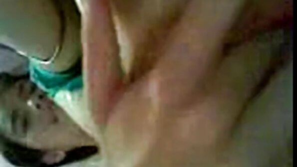 Krankenschwester wechselt Ehemann reife frauen free video mit jungem Mann und küsst anal