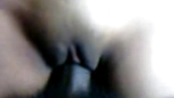 Die Schwester in der ersten Person hat Sex und reife porn ersetzt die Löcher durch einen Vaginalkuss.