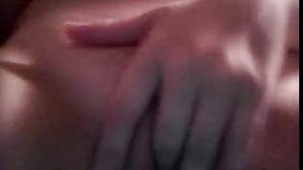 Ein Mädchen im Zimmer ihres Bruders reife sex videos ersetzt Schläge durch echte Schläge