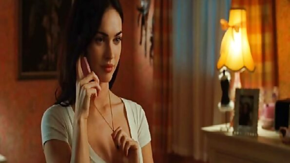 Vollbusig nach dem Duschen bekam sie reife damen xxx Krebs im Gesicht und spielte in der besten Aufgabe ihres Mannes