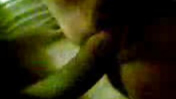 Ehemann betrügt seine Frau mit einer reife frauen video Geliebten, die sehr große Titten hat