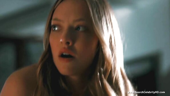 blondine reife muschi tube in Strümpfen lehnte das Mädchen bei hausgemachtem Porno und Orgasmus nicht ab