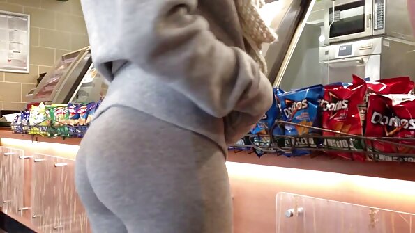 Dickes Sperma tropft mit einem reife titten tube leckeren jungen blonden babe