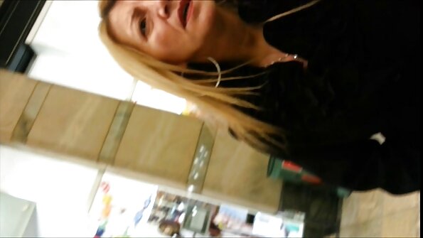 Mädchen mit großen Titten schließt sich dem Nachbarsex sexvideos reife frauen an