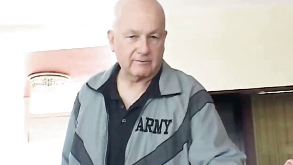 Ich kam für den Eingriff und hatte eine ehrliche sexuelle Beziehung mit dem Arzt und reife damen xxx der Krankenschwester