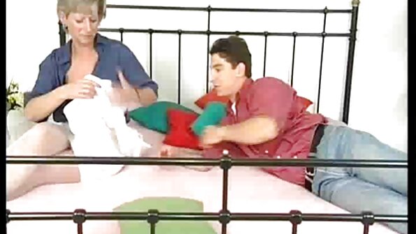 Sexy reife frauen sex video blonder Kuss mit ihrem Geliebten.