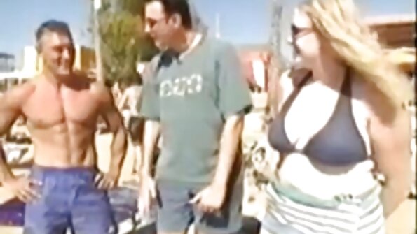 Reifer Teenager macht Silvester Rauchenden Mann und genießt es, süße Muschi zu sex video reife essen