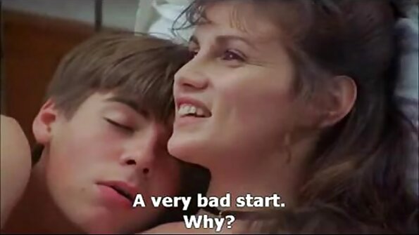 Russische Stiefschwester ersetzt sex mit reifen frauen video saftigen Arsch, um hausgemachten Porno zu drehen