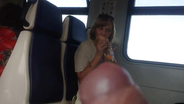 Schlampe brannte während der Masturbation wie ein Halbbruder und beschloss, ihm zu helfen sex video ältere frauen