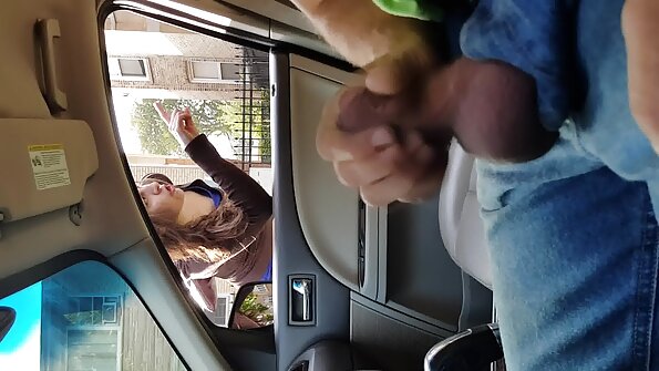 brünette mit reife frauen sexvideos elastischem Arsch verführt einen anderen Mann in anal