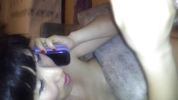 Zwei vollbusige Mädchen ficken sich gegenseitig mit Gummielementen reife frau sex film