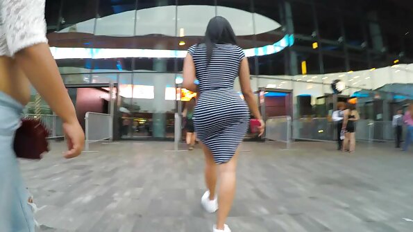 Reife Mutter aus nächster Nähe schiebt ihre Muschi ins reife frauen video Haus