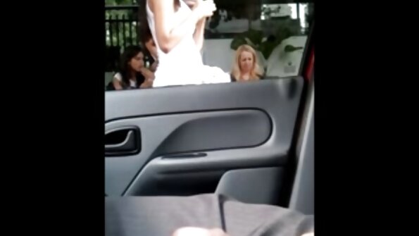 mama mit großen Titten spreizt ihre Hüften, um mit ihrem lüsternen Stiefsohn reife damen kostenlos erotische videos zu versohlen