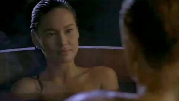 junges Mädchen bereit für doppelte penetration reife frauen nackt video mit starken Jungs