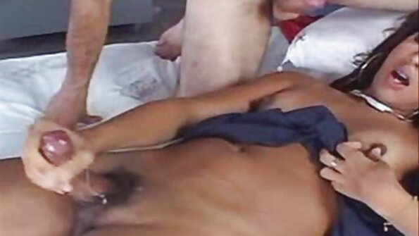 Teen Krebs auf der Couch serviert einen kräftigen Penis reife frauen gratis video seines Partners