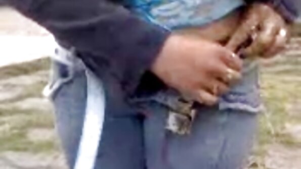 Verheirateter Mann tauscht reife sex tube Freundin mit Sockentänzerin und genießt Sex in der öffentlichkeit