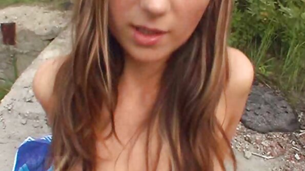 Reife Frau mit großen Titten probierte den Penis des reife porn tube Nachbarn aus