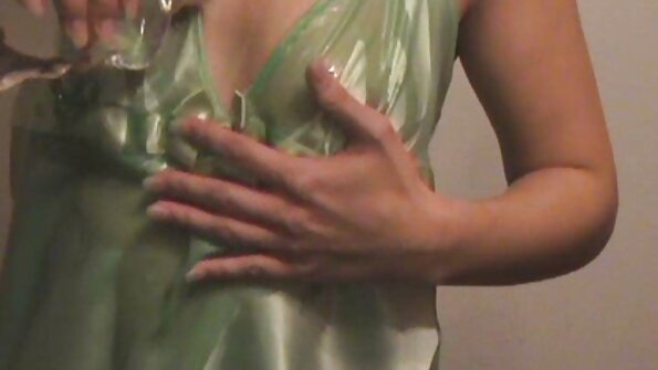 Reife Mutter beim Gruppensex reife fotzen tube mit jungen Leuten hat Orgasmus und Vergnügen