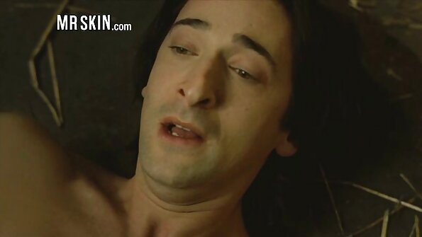 Küsst den Kerl leidenschaftlich und fickt seine Lieblingsschlampe und seine Freundin reife frauen porn video