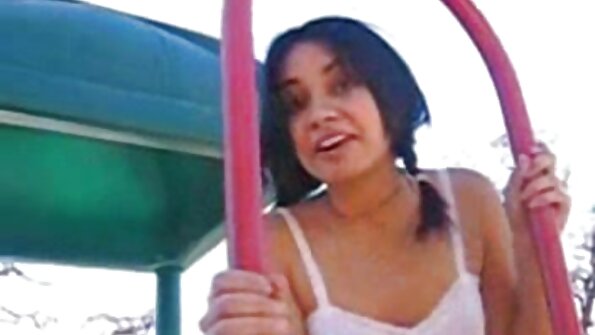 Reife Blondine reife damen clips verführt einen fremden in einem öffentlichen Badezimmer