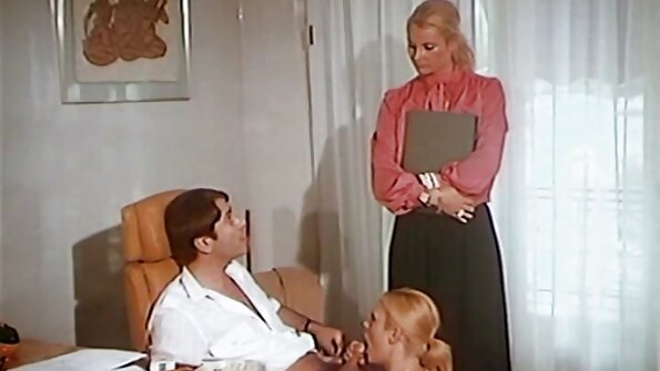 Krankenschwester mit frechen reife bbw frauen Titten organisierte Lesbensex mit Orgasmus für ihre Stieftochter