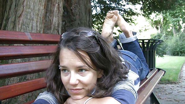 Die Masseuse Karlie sex mit reifen frauen video Gray spreizt ihre Beine und gibt dem Kunden einen Blowjob