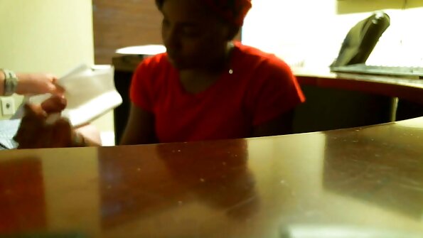 Männer entführten eine tätowierte Blondine reife porno tube nach der Arbeit und küssten sie ohne Radiergummi auf zwei Gliedmaßen